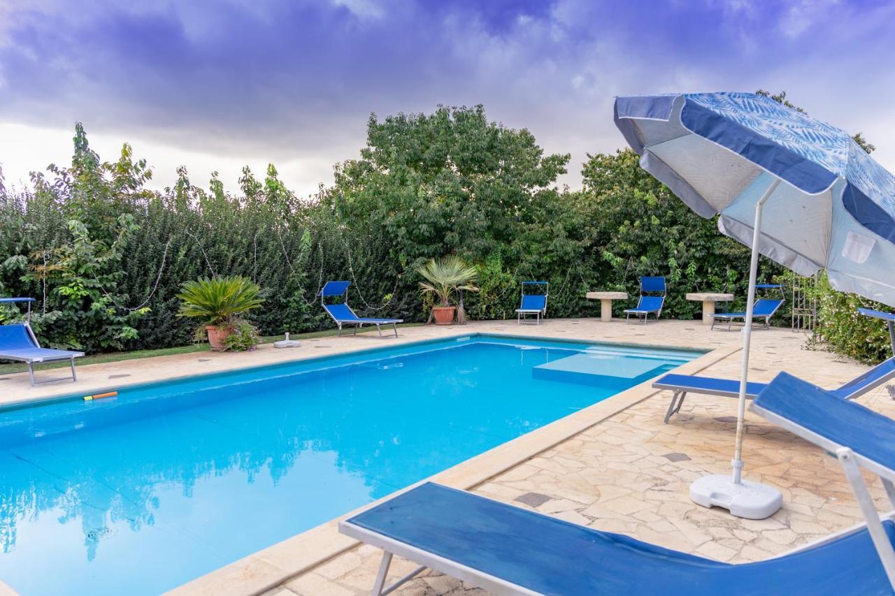 Casale Della Contea Guest House Модика Екстериор снимка