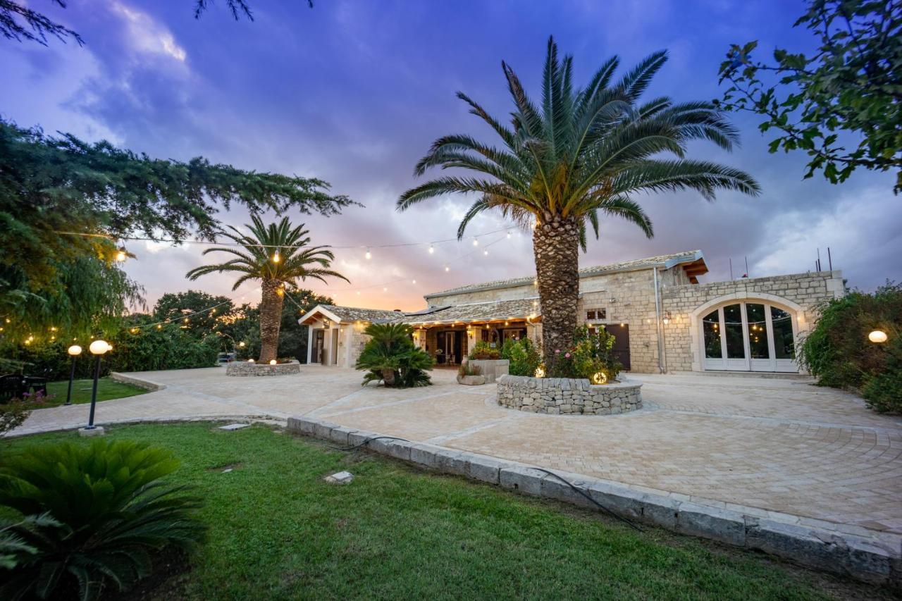 Casale Della Contea Guest House Модика Екстериор снимка