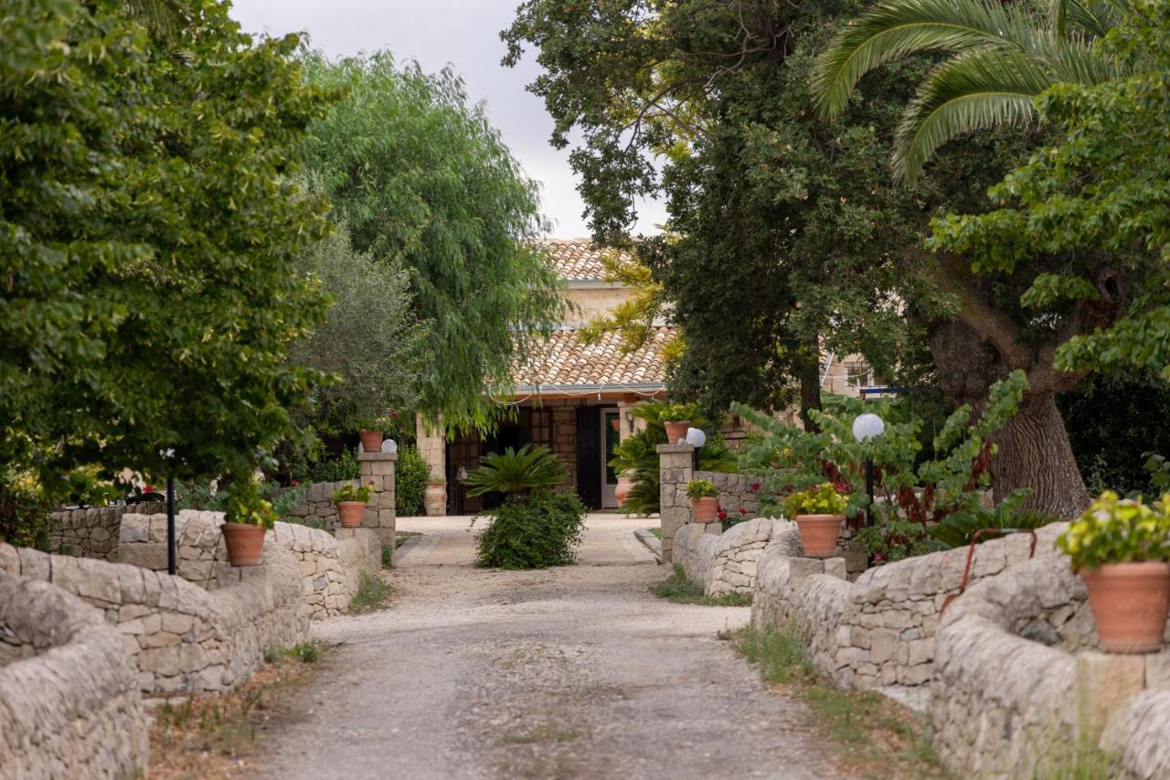 Casale Della Contea Guest House Модика Екстериор снимка