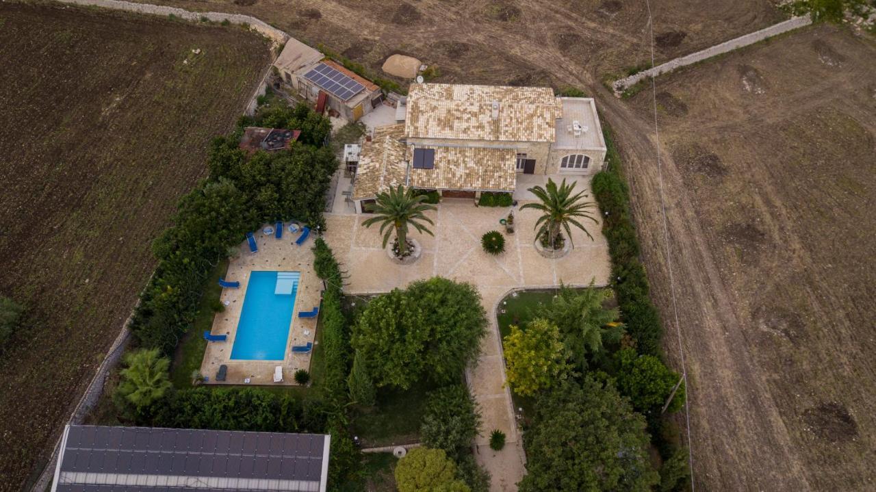 Casale Della Contea Guest House Модика Екстериор снимка