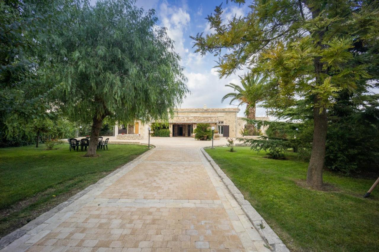 Casale Della Contea Guest House Модика Екстериор снимка