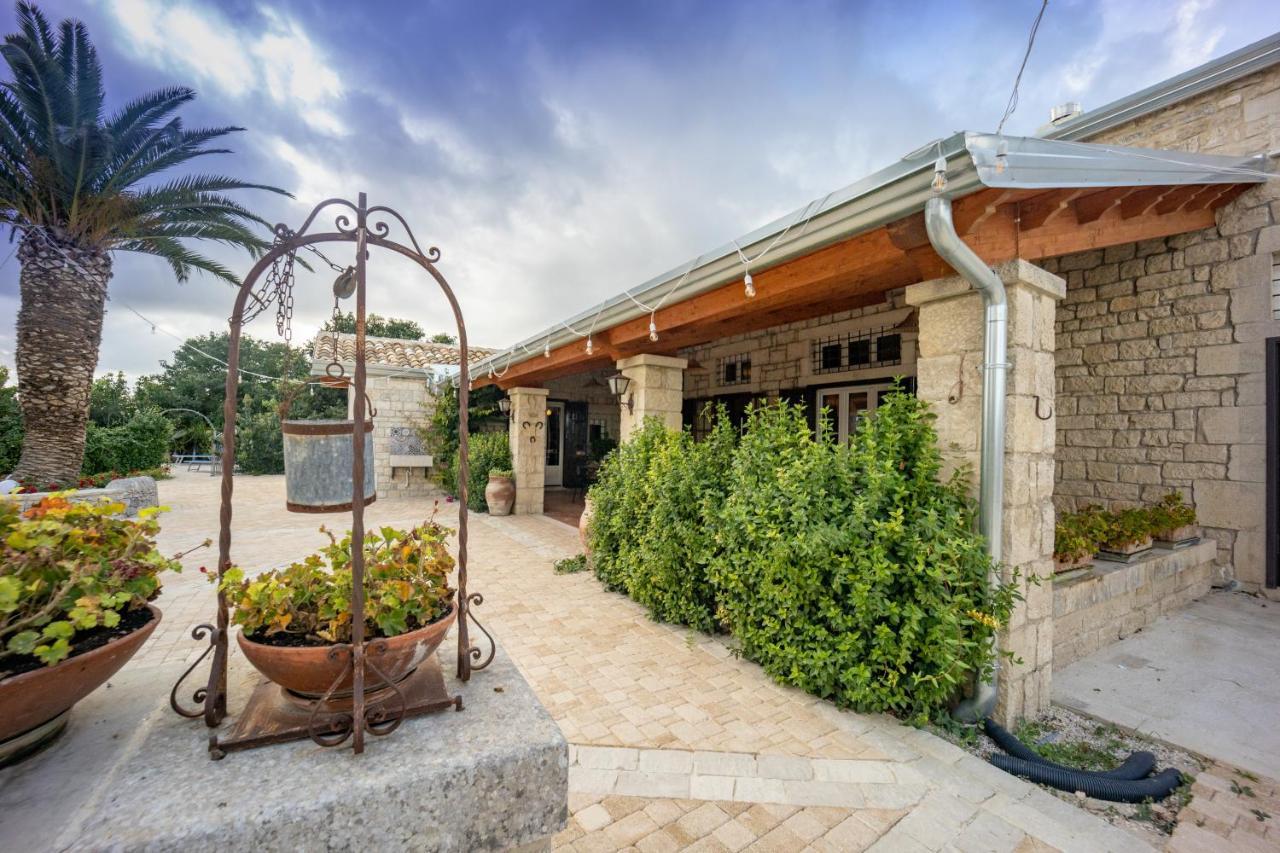Casale Della Contea Guest House Модика Екстериор снимка