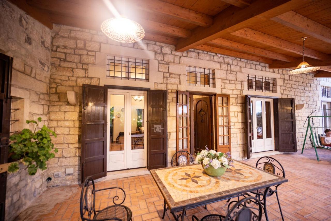 Casale Della Contea Guest House Модика Екстериор снимка