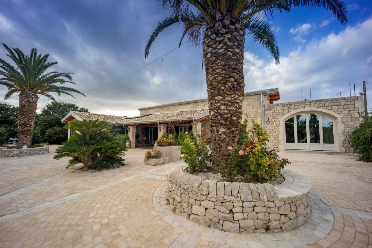 Casale Della Contea Guest House Модика Екстериор снимка