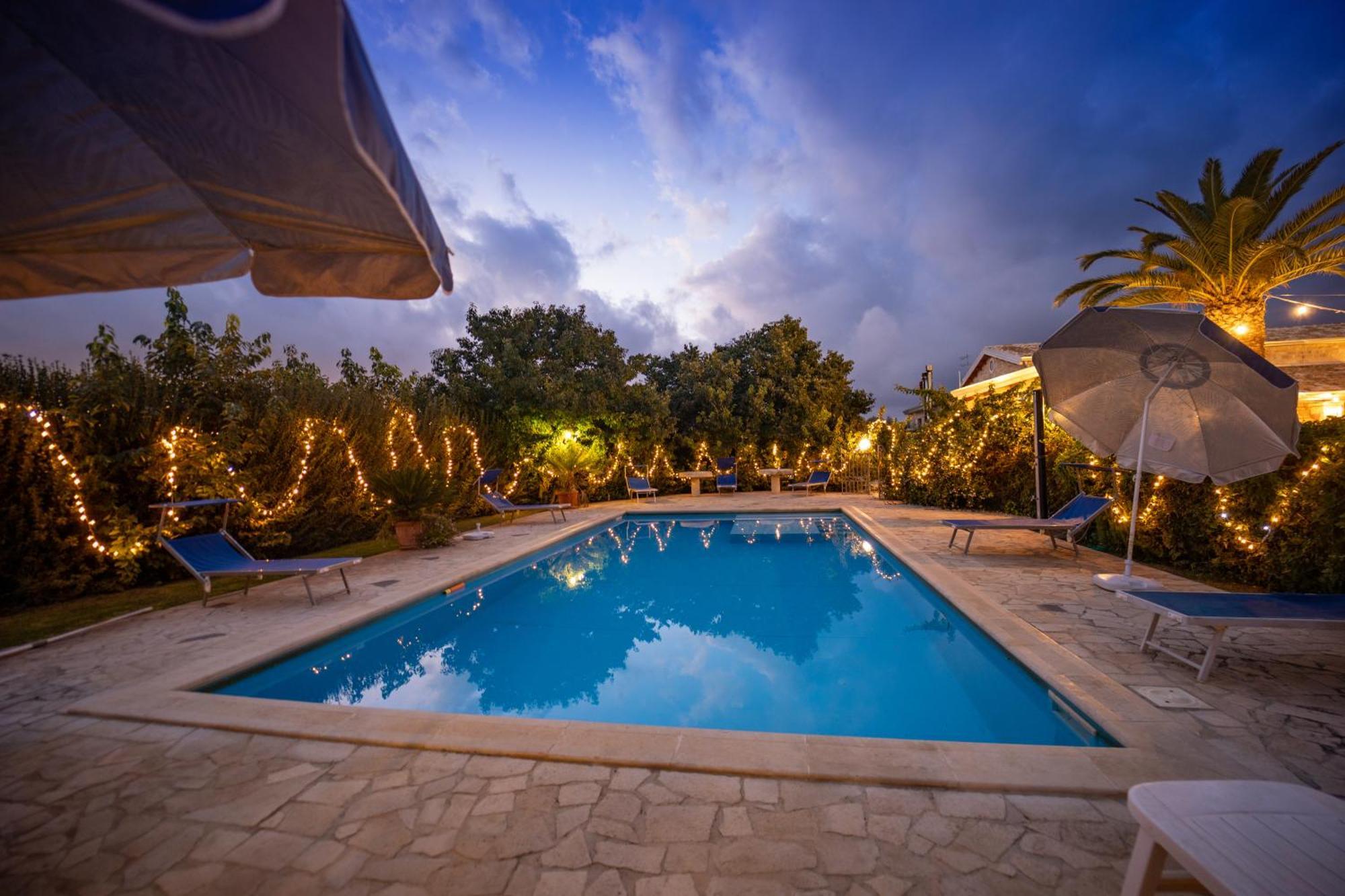 Casale Della Contea Guest House Модика Екстериор снимка