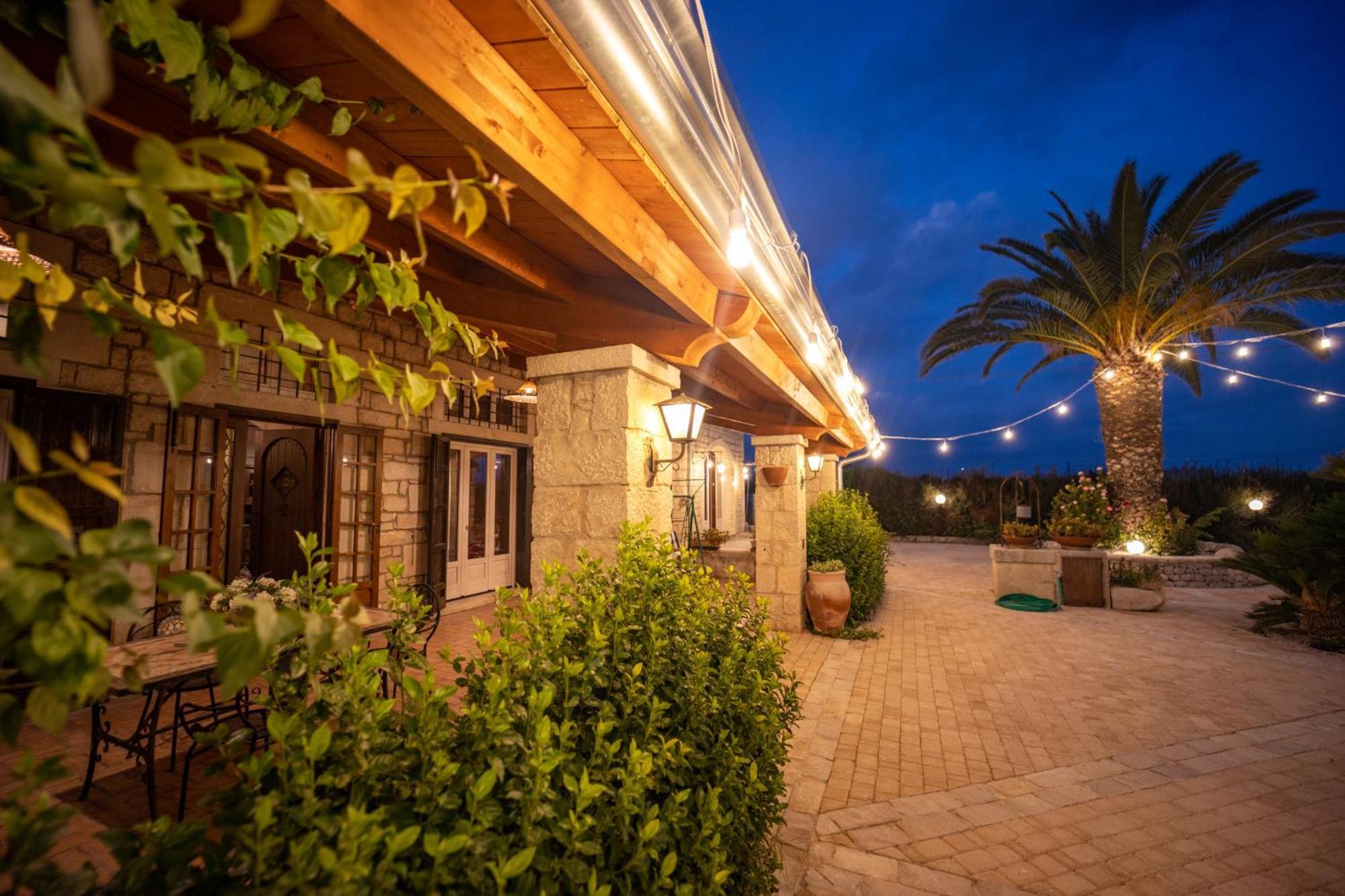 Casale Della Contea Guest House Модика Екстериор снимка